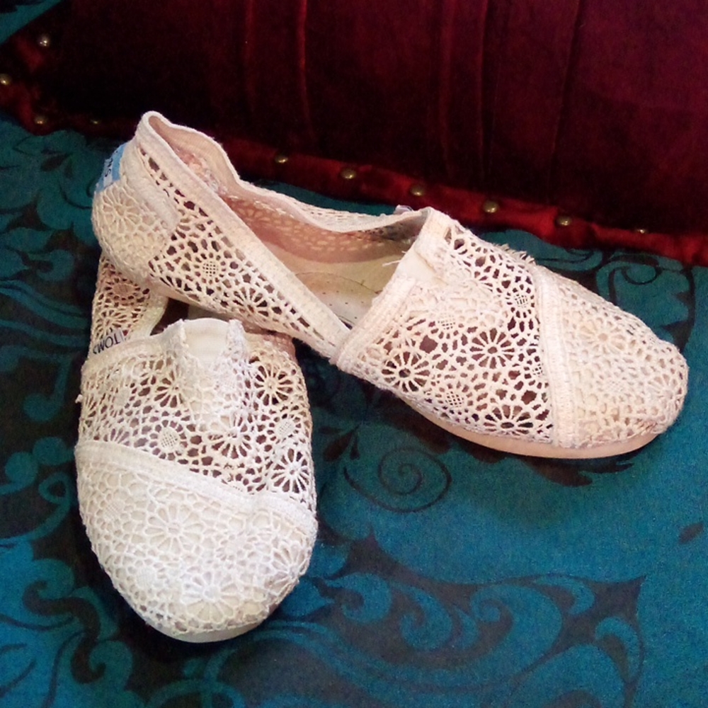 Tom's crochet ivory